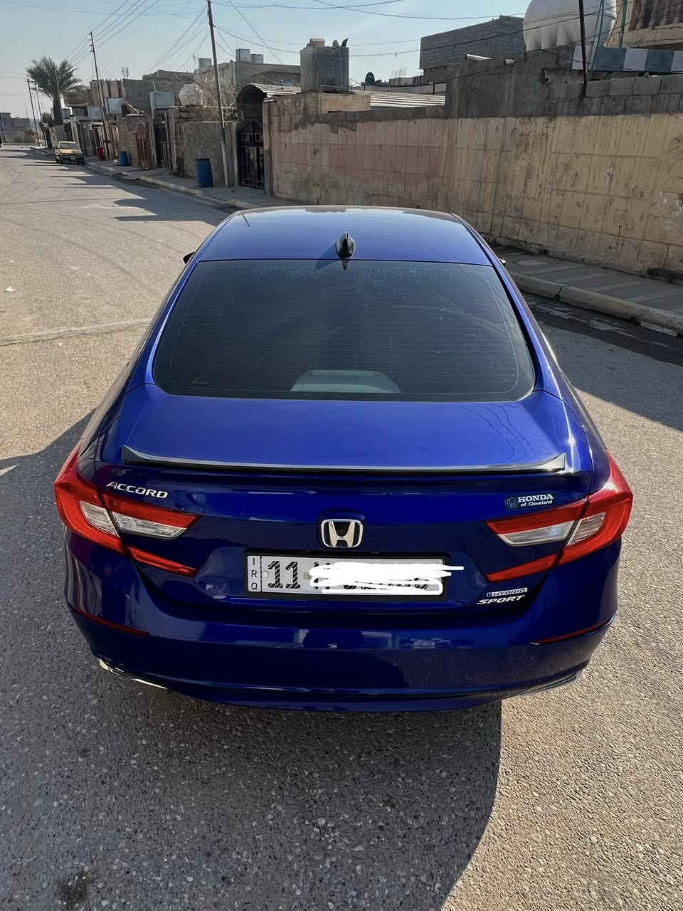 للبيع هوندا اكورد موديل2022
هايبرد وبانزين
السيارة فول مواصفات 1/1 عدا  الفتحه
السياره جديده وجاهزه من كلشي اي نقص ما بيها
رقم بغداد وجديد بأسمي تحويل ثاني يوم
بيها 4 قطع صبغ بدون دواخل 
لون مميز حبري
السعر 139 وبيها مجال بسيط 
الاتصال ***********
