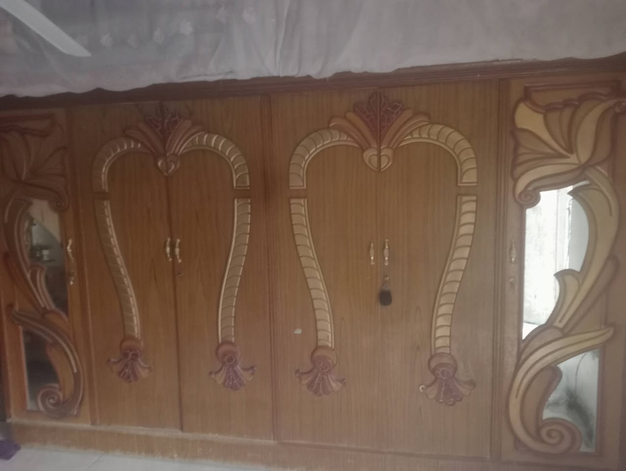 سلام عليكم غرفة اخشاب نضيف متوازي علا بيعهة للستفسار على رقم ***********
