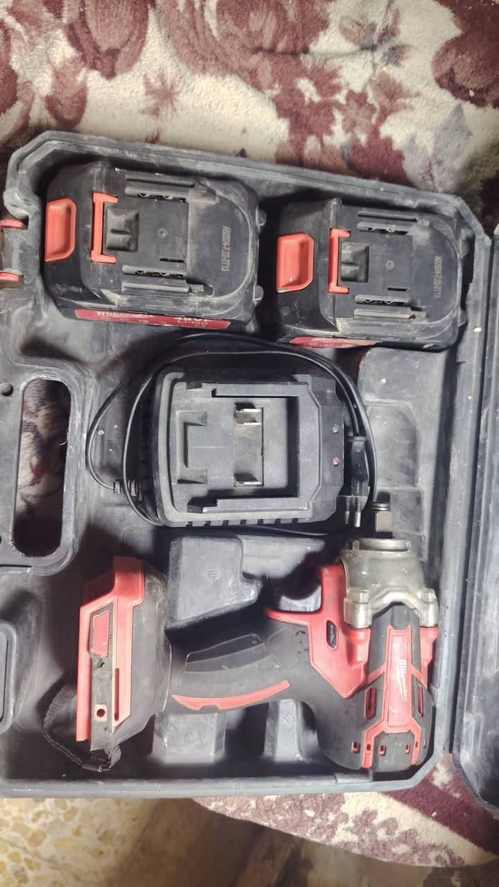 دريلات شحن ثنين دريل الأحمر جديد لقمه ودرنفيس وياه بطاريات ٢ وشاحنه الدريل الصغير بدون بطاريه وشاحنه الاستفسار خاص


**إذا كنت صاحب هذا الإعلان وتريد حذفه لأي سبب، رجاءا أرسل رسالة إلى الدعم الفني**