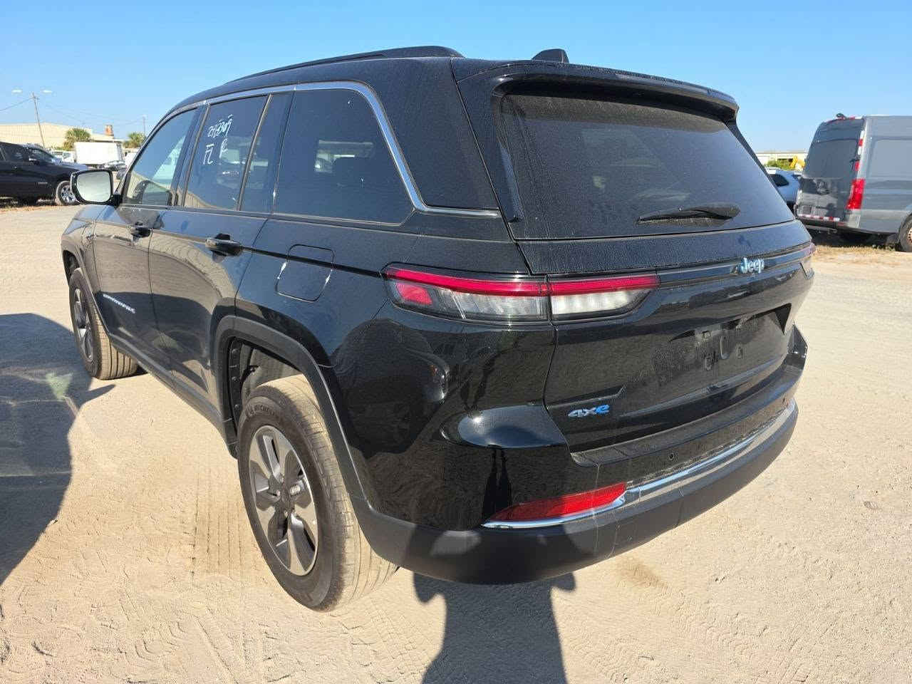 جيب كراند شيروكي لمتد 4Xe
موديل 2024 هايبرد بلكن

مرقمه شهداء ميسان 

السيارة فول الفول الاخير 🔥

بانزين + هايبرد + شحن منزلي.

بدون ايرباك 

ماشية 30 الف 

 شاشة كبيرة 

فتحة سقف بانوراما قطعين

بصمة سستم صوت Alpine 

كشنات مع  السايق ميموري

كشنات كهرباء صندوق كهرباء

حساسات خلفية و امامية

 3 قطع تبريد

اشاير بالمري رادارات 360

ثلاث وضعيات قيادة

نظام اختيار كهرباء او بانزين

 كير ماوس نظام منحدرات

هيتـرات بالكشنات ويل كب كروم

لايتات لد بك لايت لد

بصمة أبواب نقطة عمياء 

تحديد المسار قيادة ذاتية 

هاند بريك بصمة شفتات ستيرن

🛑السعر 325وبيها مجال

للتواصل***********

هاذ،صور داخل أمريكا 🇺🇸
