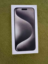 ايفون 15 برو ماكس  ((  بلباكيت ممفتوح من الباكيت  ))  ذاكرة 250  نسخه ...