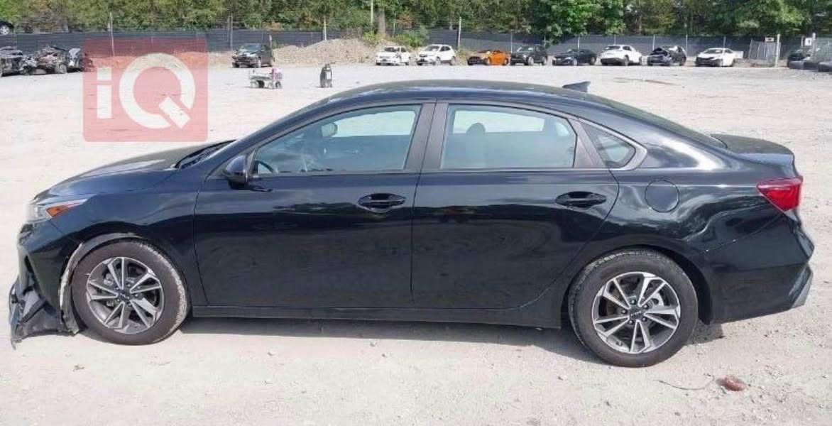 Kia forte 2023
سيارة نضيفة رقم بغداد بأسمي 
ممشى 40 ميل 
حادث بابين وجاملغ خلفي بدون دواخل وبدون ايرباك 
150$
*********** بغداد, العراق
