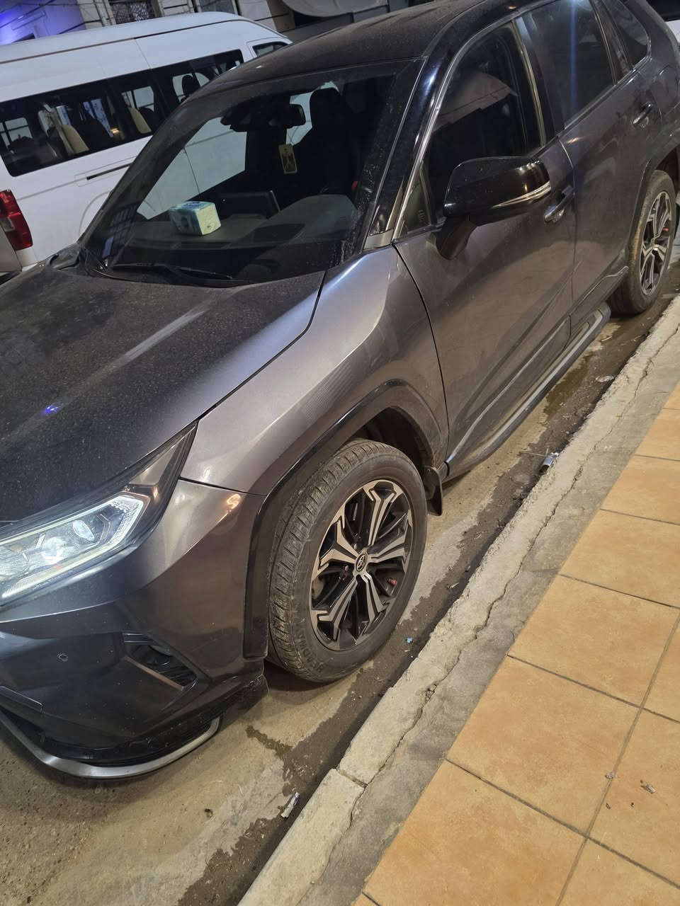 راف فور  22 موديل بلكن كهرباء بانزين حي الجهاد الأطباء السعر ٢١٥٠٠ دولار *********** بجم كبس حادث جانبي باب عكس السايق صبغ. يريد فحص السونار
