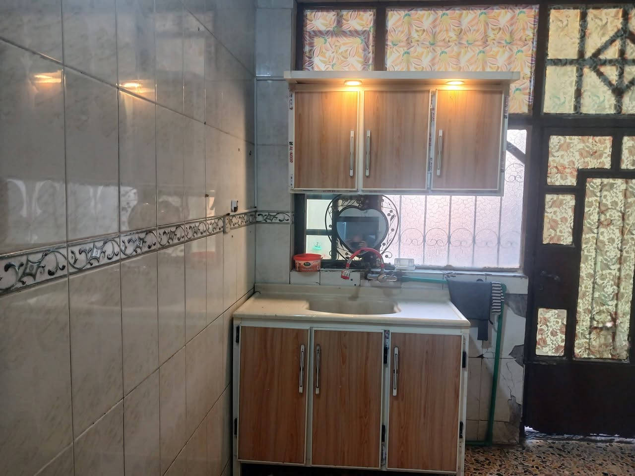 السلام وعليكم
بطبغ نضيف ٥ بطع
الرضية مرمر اصلي
رقم الهاتف ***********
