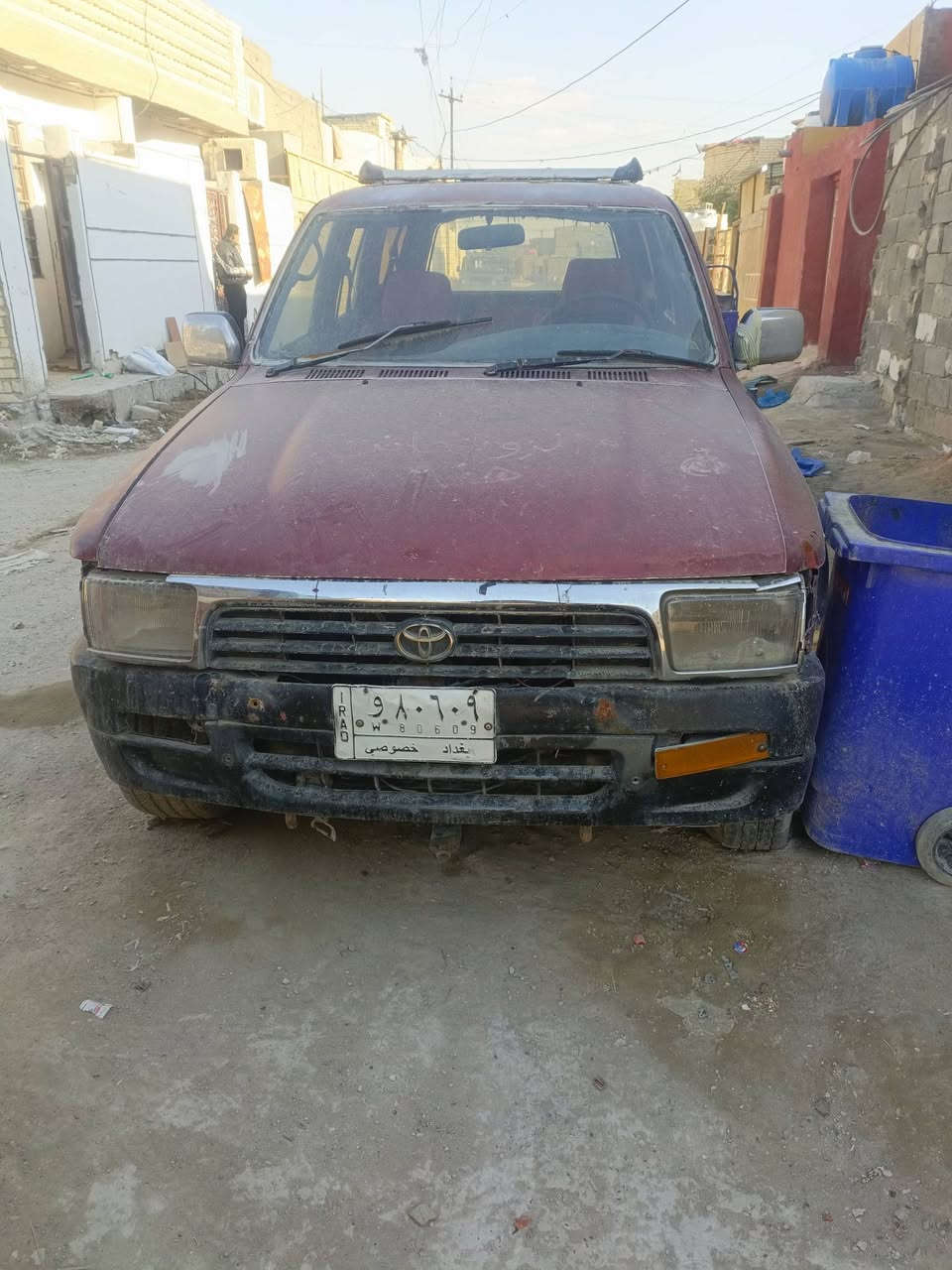 تيوته هاي لوكس مديل92 سنويه بسمي عوزهه كهربايات السياره شغاله وتمشي مكينه وكير خير  من الله سعرهه 28وبيهه مجال ***********
