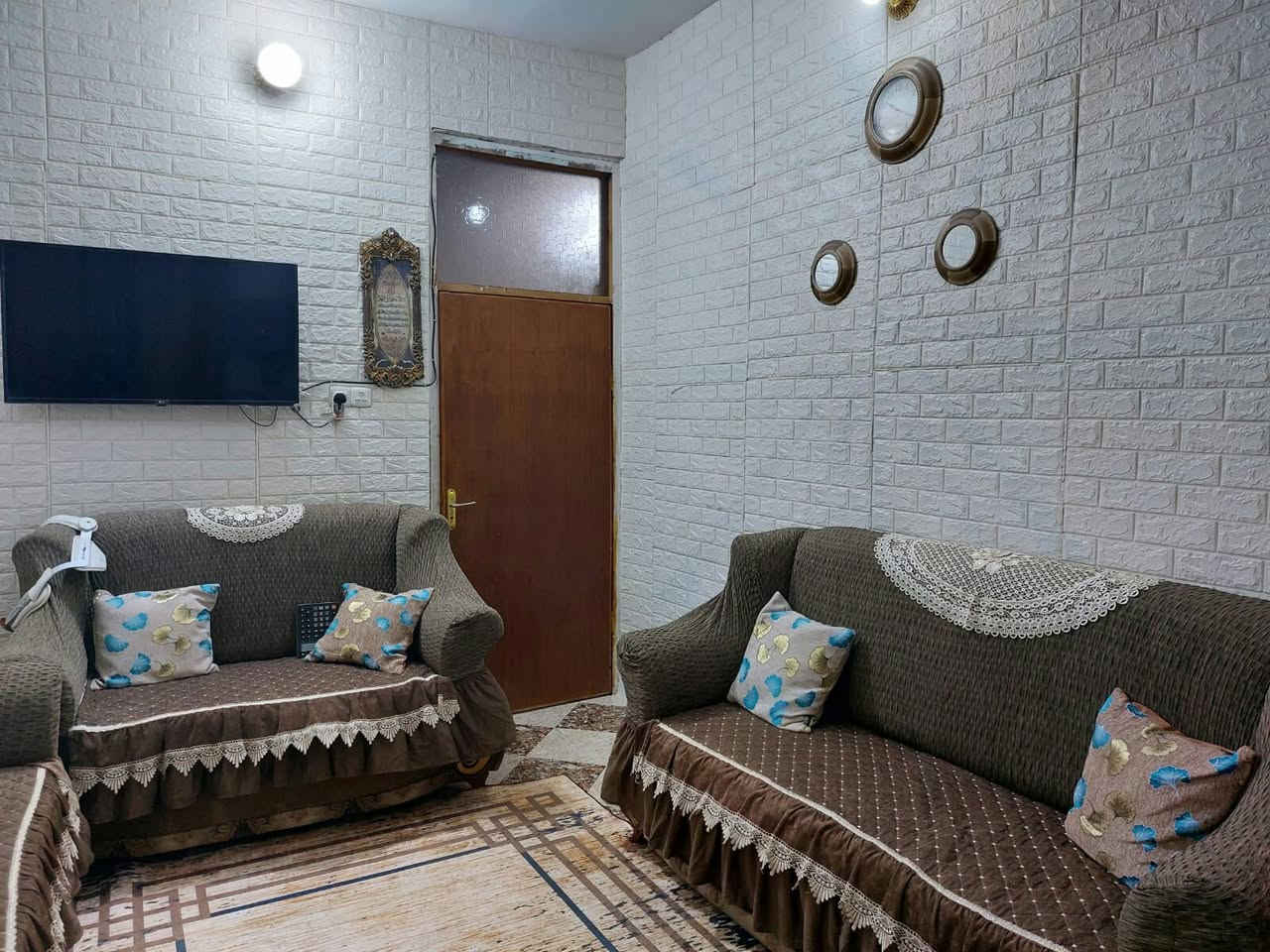 دار للبيع المساحة 100 م2 طابو زراعي طابق واحد
يحتوي على غرفة نوم 5*5 مطبخ 3*3 استقبال 3*5 وصالة وحمام وصحيات كراج ارضية سيراميك البيت ارضيته سيراميك وكذلك جدران المطبخ والحمام البيت بيه سطحين ينبني 3 غرف 
بناء 2015 
الموقع حي صدام قرب اسواق السلام 
السعر  58 مليون وبيه مجال للاستفسار على الرقم ***********
