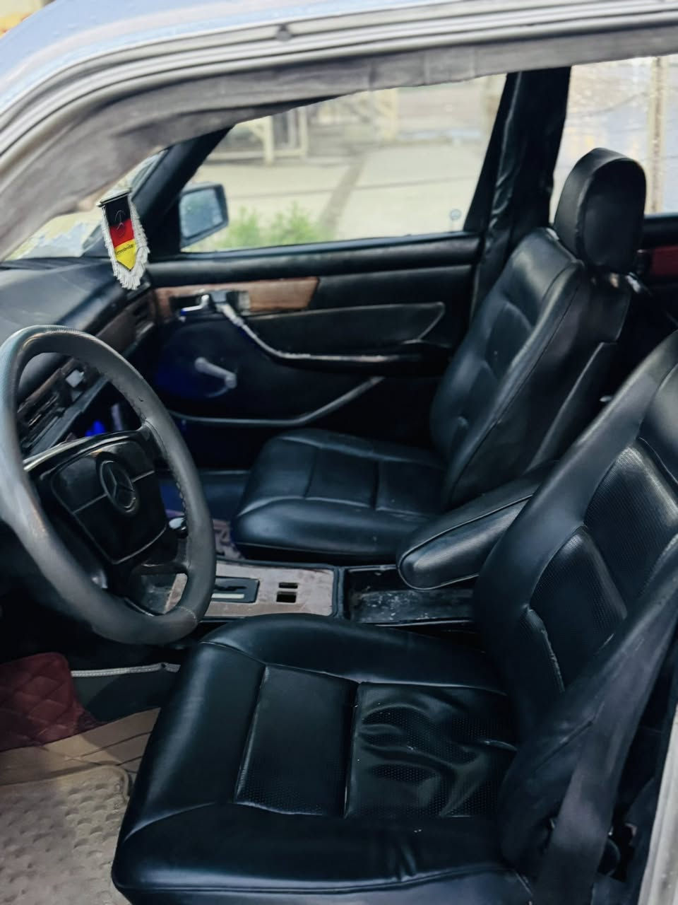 مارسدس جامبو كير محرك محور فيفيتي تحويل مباشر داخل حلو حداديه جديده كير محرك جدد سياره جاهزه بيع مستعجل السعر 47وبيهه مجال تبريد شغال  مكان كربلاء الاستفسار ***********
