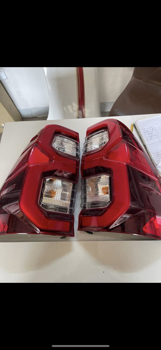 متوفر جميع قطع غيار تويوتا هيلوكس صناعة كركوك استفسار ***********
