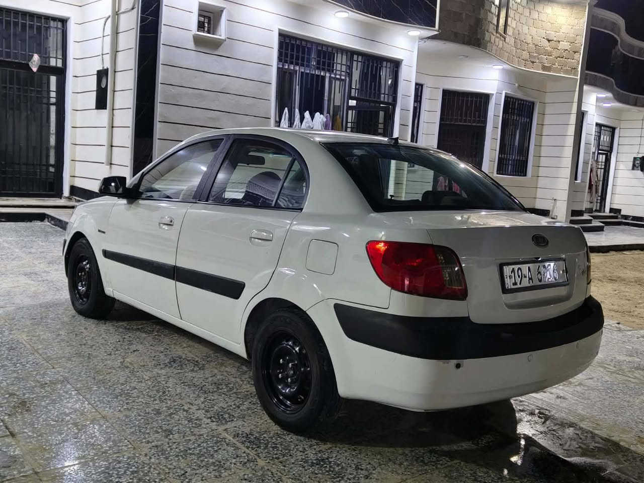 السلام عليكم كيه ريو موديل 2007 رقم كربلاء انكليزي تحويل ثاني يوم
هزه جديده سنويه جديده 
هزه جديده رقم جديد 
مكينه 1600 وارد خليجي
مكينه وكير  وتبريد وكهربائيات وحداديه وتخم تاير مكفولات بيها مكانات صبغ اثر جراد واشخوط 
السعر 73 وبيهه مجال
مكاني كربلاء 
رقم الهاتف ***********
