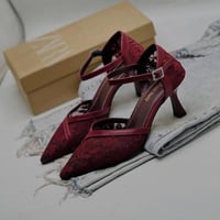 احذية • نسائية • شحن دولي