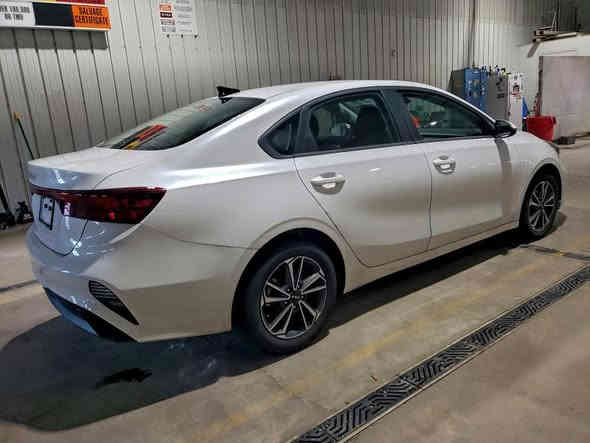 مـــــــــــــــــــــــــزاد السيارة 
1 نوع المــــركبة  : KIA FORTE LX
2 مـــوديل المركبة : 2024
3 تاريـــــخ المزاد الخاص : Mon. Dec 15, 2025 06:00 PM
4 حـــــادث المركبة : مذكور اعلاه في الصور اعلاه 
رابط القناة الخاص بنا بنشر تفاصيل السيارات وللاستفسار اكثر 
https://whatsapp.com/channel/0029Vb6cZq7BVJl25z1bpK15
رابط الكروب الخاص بنا بنشر تفاصيل السيارات وللاستفسار اكثر 
https://chat.whatsapp.com/H671qP8HNEFCu9NuE624Ls
يوجد لدينا شراء سيارات الى الاخوة الضباط المتقاعدين
يوحد لدينا شراء سيارات الى الاخوة ذوي الشهداء وبلا عمولة اكراما لتضحياتهم 
للــــشراء الحضور الى شركــــــــــتنا اواحد فروعها في المحافظات 
الروان لاســــــــتيراد السـيارات الواقـــعه في 
ميسان - الجديدة - مجاور مديرية تربية ميسان 
***********-***********
