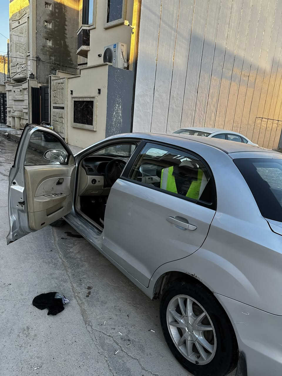 شيري فلاوين 2011
كوبون بيها كاملة كير وممكينه شرط
السيارة ولا قطعة صبغ 
تبريد شغال وامانه ثلج 
تخم تايرات 
جديد 
قفل مركزي شاشة فول 
محرك 15 
34$
***********
