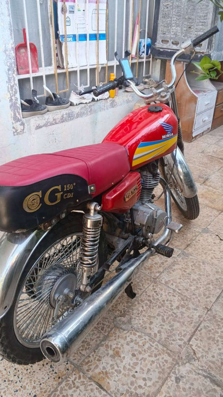 سلام عليكم شباب مطور للبيع مطور شرط نضيف توصل *********** بي وتساب سعرو 200 وبي مجال
