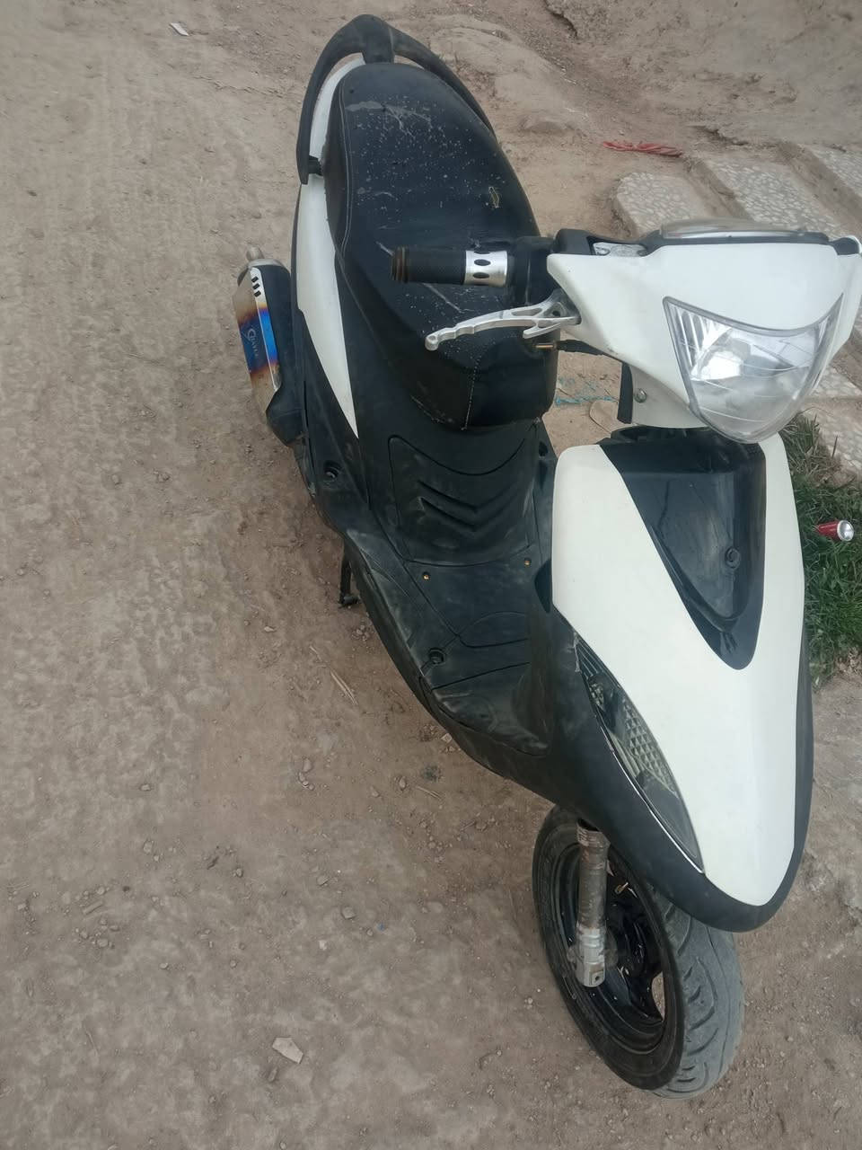 السلام عليكم ماكس للبيع نظيفه ما مفتوحه كهربائيات كلها شغاله بس حوسه الشنطه مالتها تعبانه السعر 475 وبيها مجال الوان حله شارع 80 قرب الساده ابو خطه ***********
