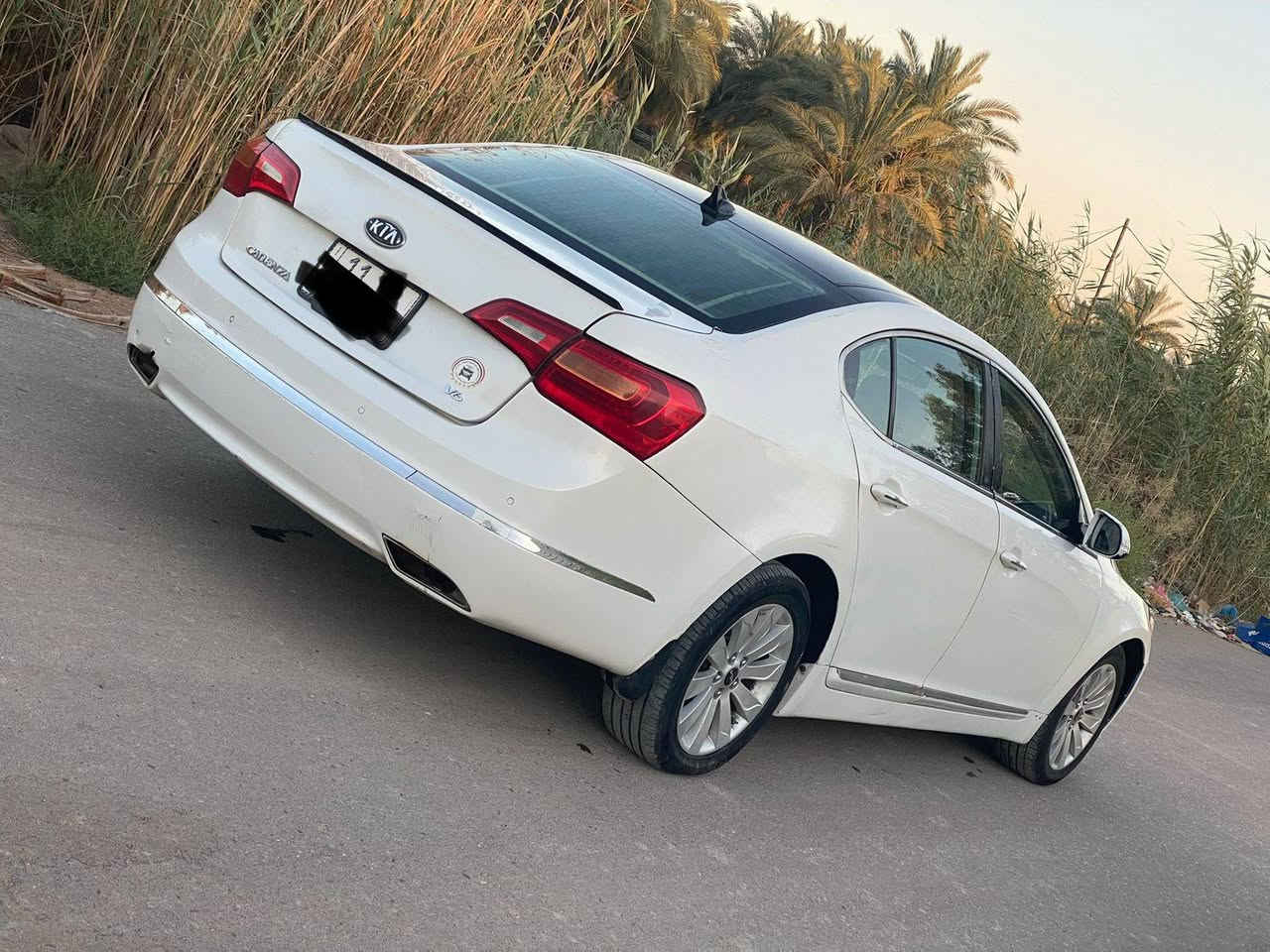 السلام عليكم
كيا كادينزا موديل 2011 وارد خليجي 
مكينة ستة سلندر 3500
رقم بغداد انكليزي بأسمي وهزة جديدة
فول مواصفات عدا البصمة 
السيارة جاهزة مكينة وكير وحدادية وتبريد ثلج وكهربائيات وتخم تاير مانقصهة شي
 مصبوغة  عام وبدل بيه حدرية ب بنوراما بدون دواخل 
حوض و شواصي  كفالة
السعر 78 وبيه مجال للشراي
مكانهة محافظة المثنى قضاء الرميثة للاستفسار الاتصال على الرقم ***********
ملاحظة السيارة تباع بالنقد او التقسيط
