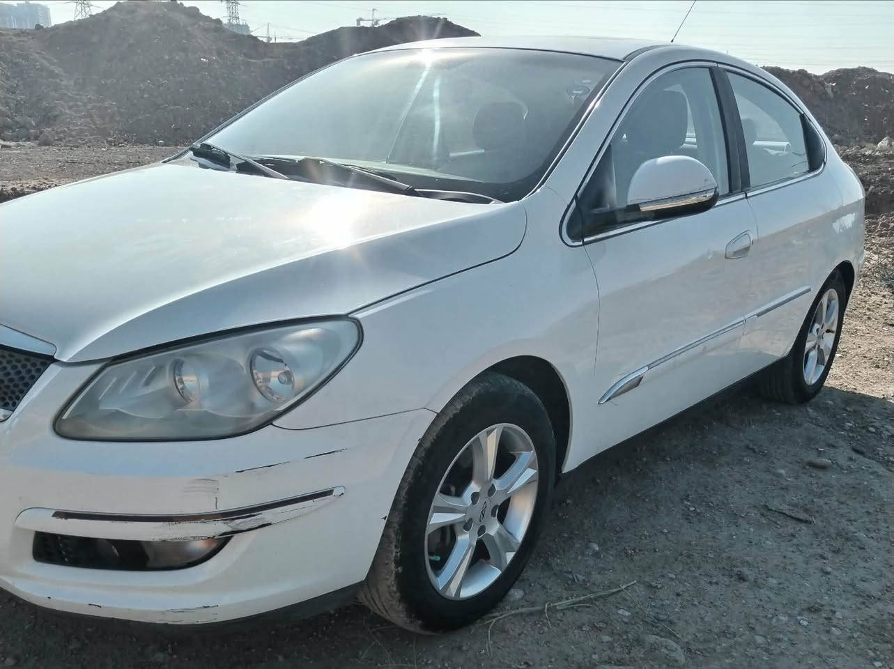 Chery A3 2014 سەیارەکە بێ لێ درانە بەس ئەوەندەی دیاری کرایا لە چاملخی دواوە هیجی دی نیە بە شەرتی گیر و مەکینە فەحس و سۆنەرە سەنەوی رەقەم و ژینگەو ریگاو بانی نوێیە مواسەفاتی سەیارەکە سلایدە تعدیل سورعیە ئایب ئێسەو گیر تۆماتیکە سەکان پاوەر جام کارەباییە
نرخی ٥٥ وەرەقە و مەجەل 
رەقەم تەلەفۆن *********** Singapore
