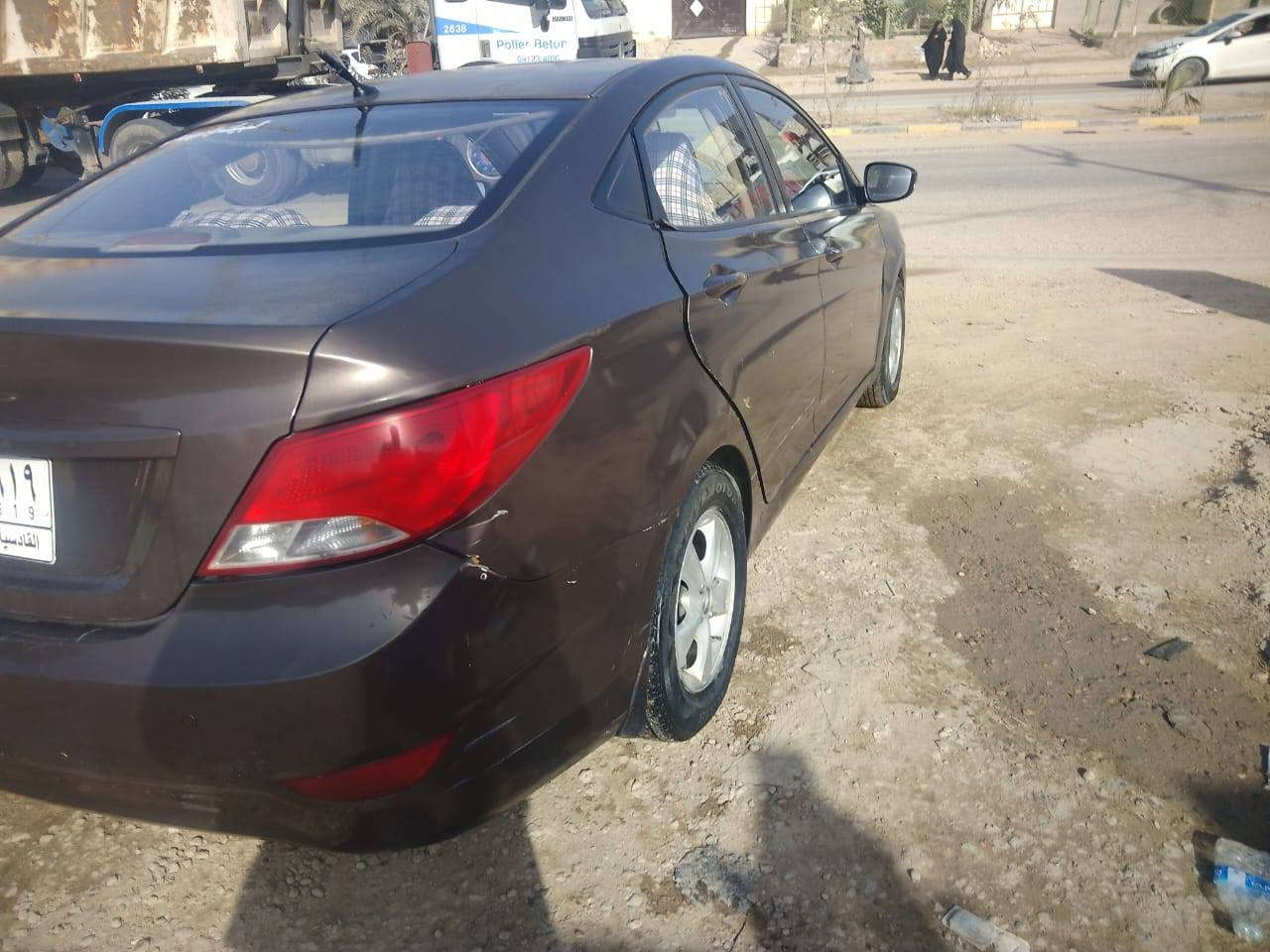 اكسنت 2015 وارد خليجي كير ومكينة مكفولات سنوية صاقطه مصبوغة عام وتلث قطع مبدلات جاملغات اماميه وبنيد للاتصال صاحب السيارة *********** السعر 70$
