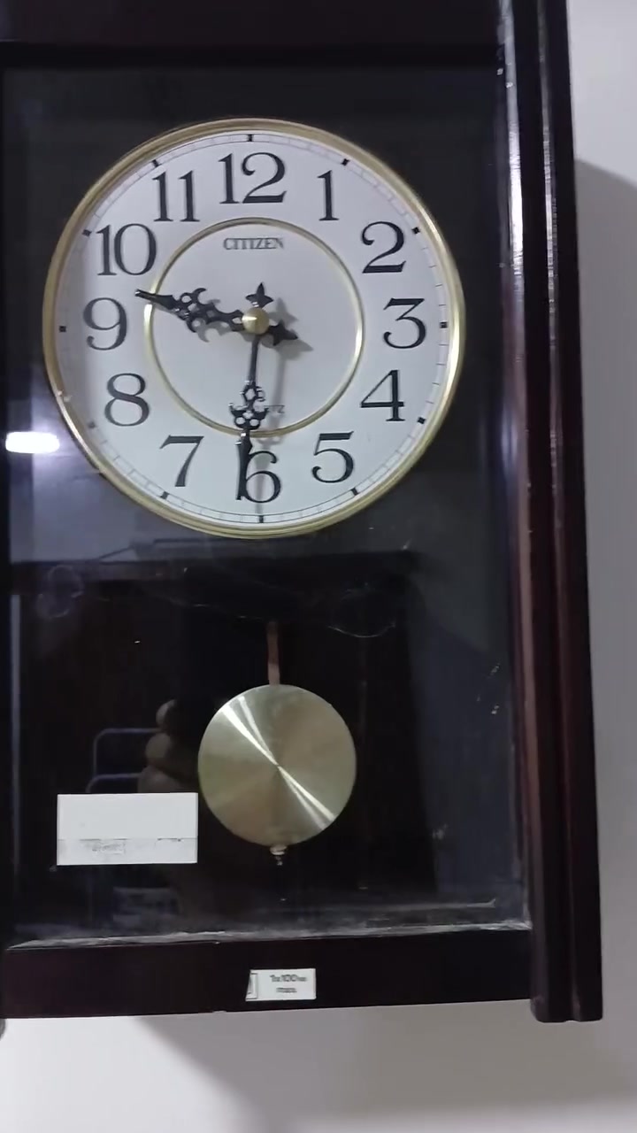ساعة جدارية صناعة يابانية اصلية ... اشتريتهة سنة 1980
... بحالة جيدة جدا ونظيفة.. فقط البدول متوقف لا يعمل ... للبيع ... السعر عالخاص لطفاً...


**إذا كنت صاحب هذا الإعلان وتريد حذفه لأي سبب، رجاءا أرسل رسالة إلى الدعم الفني**
