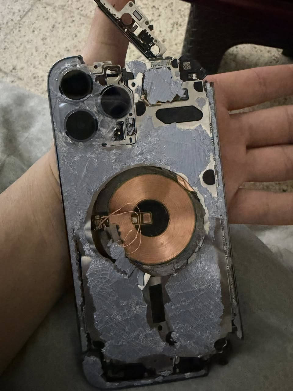 ايفون 13 برو ماكس للبيع بورد 
مالته شغال ايكلود ماعرفه بلا رمز جهاز 
فحصته شغال كله لبورد بس الكامرات والفيس ايدي محتركين مكان شحن تشتغل سيمكارت يشتغل ذاكرة 256
تصليحه يكلف 250 مكاني موصل حي صديق


**إذا كنت صاحب هذا الإعلان وتريد حذفه لأي سبب، رجاءا أرسل رسالة إلى الدعم الفني**