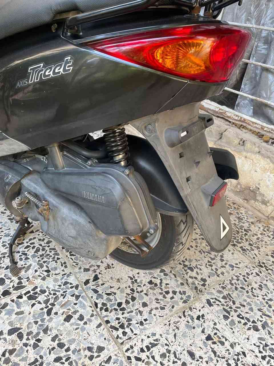 سلام عليكم للبيع دراجه اكزز مابيه كل نقص مكفوله سعر مليون و350وبيه مجال ***********
