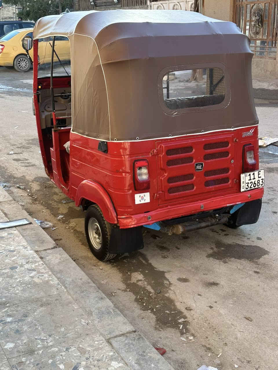 سلام عليكم لبيع تكتك 2018 شهر ل12 بسمي تحويل ثاني يوم رقم نكليزي مكينه وكسل ما تسمعلهن صوت سعر5400 وبيه مجال مكان بلديات شارع لمصرف ***********
