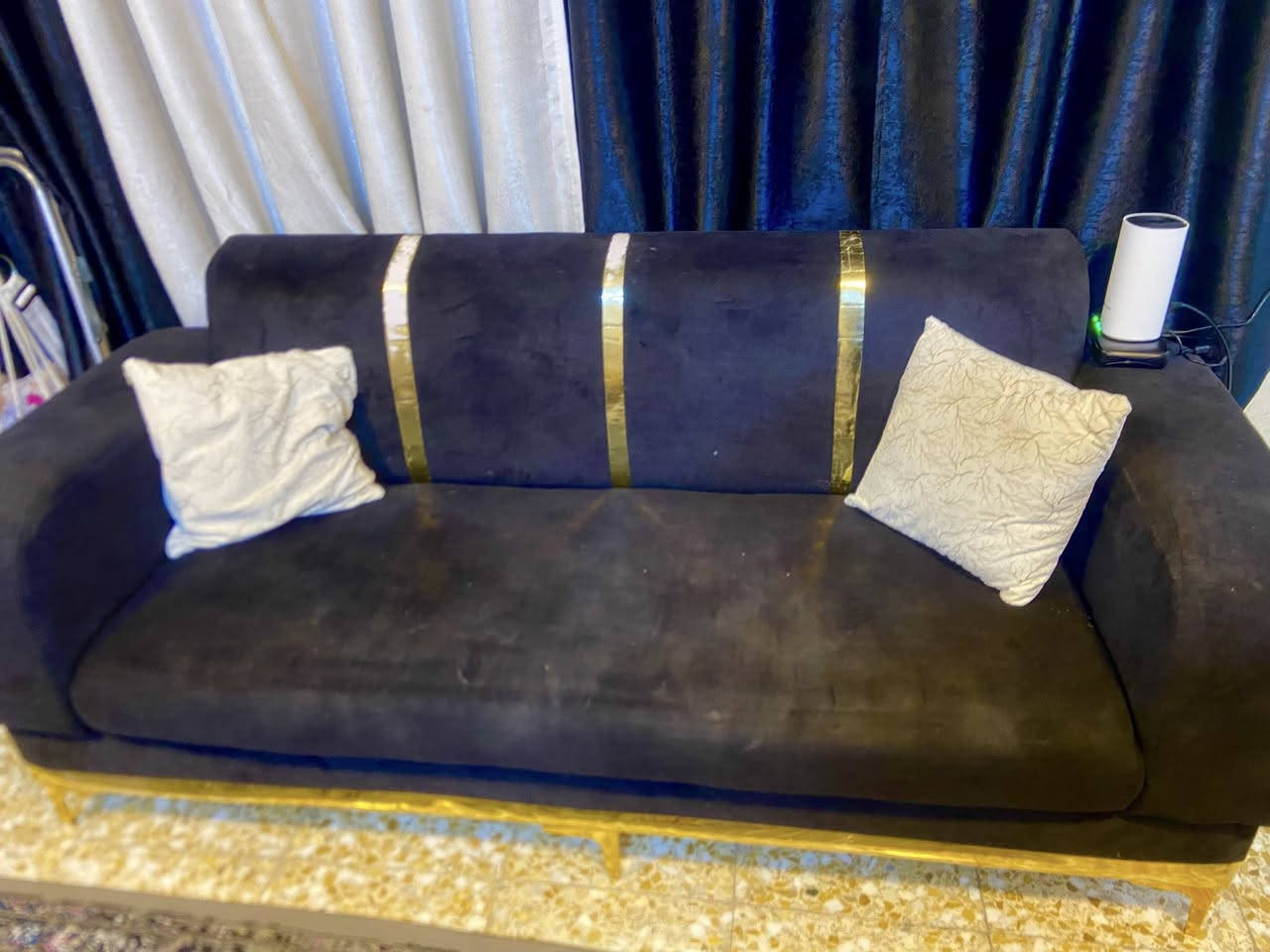 السلام عليكم تخم قنفات ٨ نفر لونين مخمل
نظيف كما موضح بالصوره للبيع مكاني الغزاليه
اريده ب٣٢٥ 
للتواصل ***********
