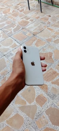 آيفون ١١ • ١٢٨ جيجا • مبدل ظهر