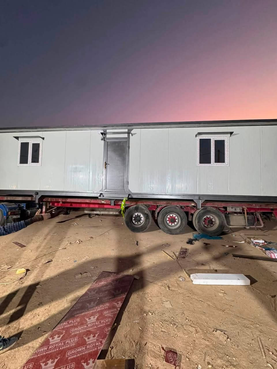 سلام عليكم كرفان قياس 12 * 3متر غرفتين و مطبخ و حمام شغل درجة اولى 
مكان بغداد جرف النداف اي ستفسار اتصال على الرقم جميع القياسات متوفرة حسب الطلب و القياسات تفصال جديد 
***********
