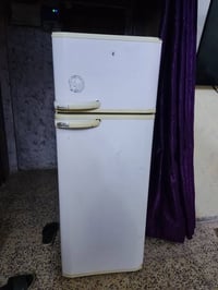 ثلاجه • نضيفه • مجمع المصطفى