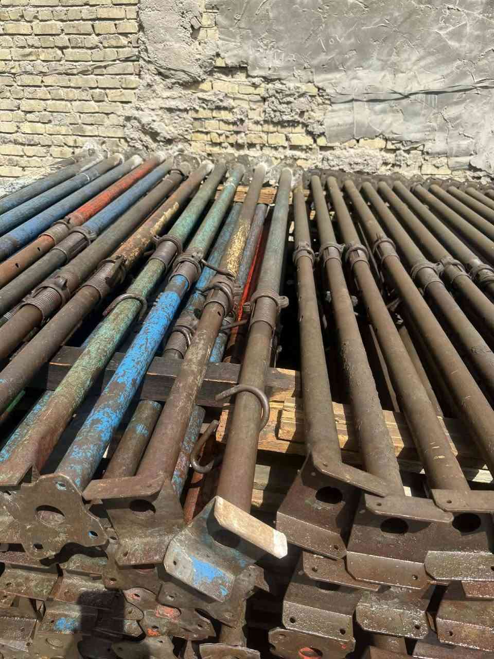 جكات حاضن تركي سن خشن وزن 12 كيلو قاعدة 4 ملم وحاضن 4 ملم ومكينة 4 ملم وبوري 2 ملم 
عنوان حله مركز ***********

