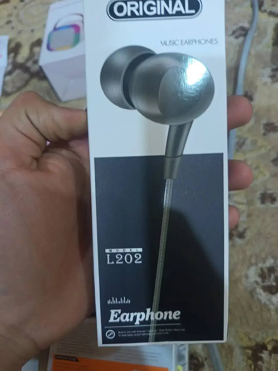 سلام عليكم  اخوان عندي هاي القراض كيبلات بنواعه باور شحن سماعه طوك سماعه ابرا  سبيكر ابو المايك الي يريدهن يطبلي خاص او. واتساب ***********
