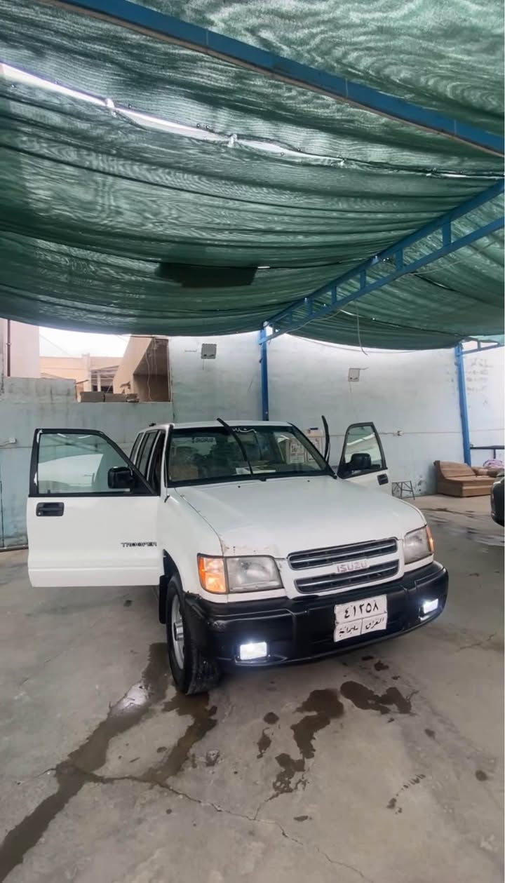 سةرةتا بةناوي خوا (isuzu) ياباني V6 گيرو مةكينة بطة  توماتيك رقم سليماني. سةنةوي عصلي سبةيني بيكة بةناوي خوت +وكالة 140 هةزار خرامة لةسة باش مةعمةلة دةتدةمةوة سةيارةكة پاشو پيش كةپسة دوبس سبوخي هةية بيناو گرت هةر شايةني باس كردن نية.. جوار تايكي خاويني لةبنة كوشن جلدة شاشةو كاميراية )*********** Singapore
