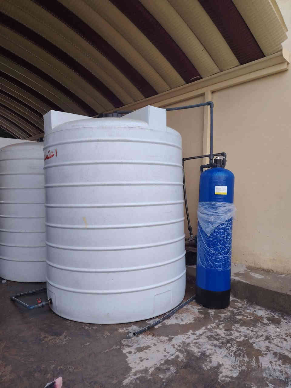 السلام عليكم
للبيع معمل منظومة ماي كامل محتوى
 يحتوي على جهاز منظومة ينتج 2000لتر في الساعة منبري عدد 2 جديد مع مصفي جديد
وخزان عدد 2 5000لتر جديد
ستوتة موديل 2023 جديد مع خزان 500لتر
مولدة دفع الماي جديد

للاستفسار المراسلة الصفحة او الاتصال:عنوان النجف الإشراف الرضويه
***********
