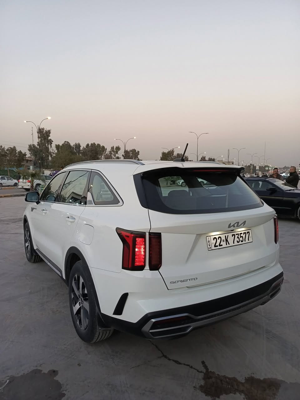 كيا سورينتو 
موديل 2023
لون ابيض 
حجم المكينة 2400
رقم اربيل جديد 
رقم وهزة وسنوية جديد ✅ 
شرط التحويل 
المواصفات : 
ــ حساسات امامية 
ــ حساسات خلفية 
ــ مانع تصادم 
ــ كشنات مخمل 
ــ شاشة كبيرة 
ــ داخل لونين 
ــ تحكمات استيرن 
ــ مري كهرب 
ــ كاميرة خلفية 
ــ اشاير بالمري 
ــ ويل كروم 
ــ قطعتين تبريد 
ــ منافذ USB 
ــ شاحن لاسلكي 
وبعد بيها مواصفات الخ...........
‼️ الضرر ‼️ 
بيها دعامية الكدام " صبغ " فقط بدون دواخل خلاااااص!! 
#السعر 💸💸 235$ 💸💸وبيها مجال للشراي ✅

📌للاستفسار الاتصال على الارقام التاليه : 
*********** اسيا
*********** كورك 
*ملاحضة ــ رقمي " الاسيا " بي واتساب ✅
