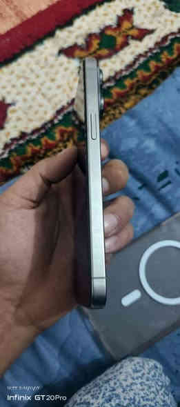 السلام عليكم 
ايفون 15 برو ماكس ممفتوح بطاريه 88 كارتونه موجوده تايتنيوم 
الجهاز كلش نضيف استعمال قليل 

العنوان بغداد ساحه عدن 

للاستفسار خاص او اتصال 

***********
