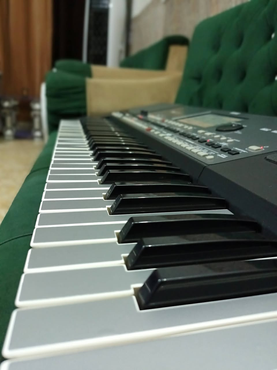سلام عليكم  من رخصة  ستاذ طه KORG 600. للبيع جهاز نضيف حيل فول نضافه  برنامج كذالك فول شخط مابي جهاز مال لبيت سعر 6 أوراق قفل قفل مكاني بغداد ***********
