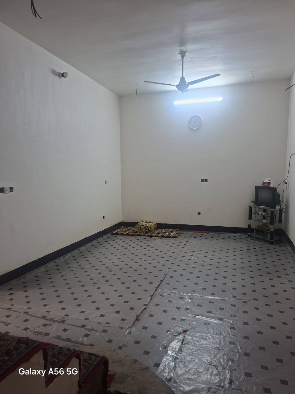 بيت بلجغيفي الثانيه قرب جامع عبد الرزاق مساحته 160 طابو زراعي سند 25 سعره 60وبي مجال
***********
