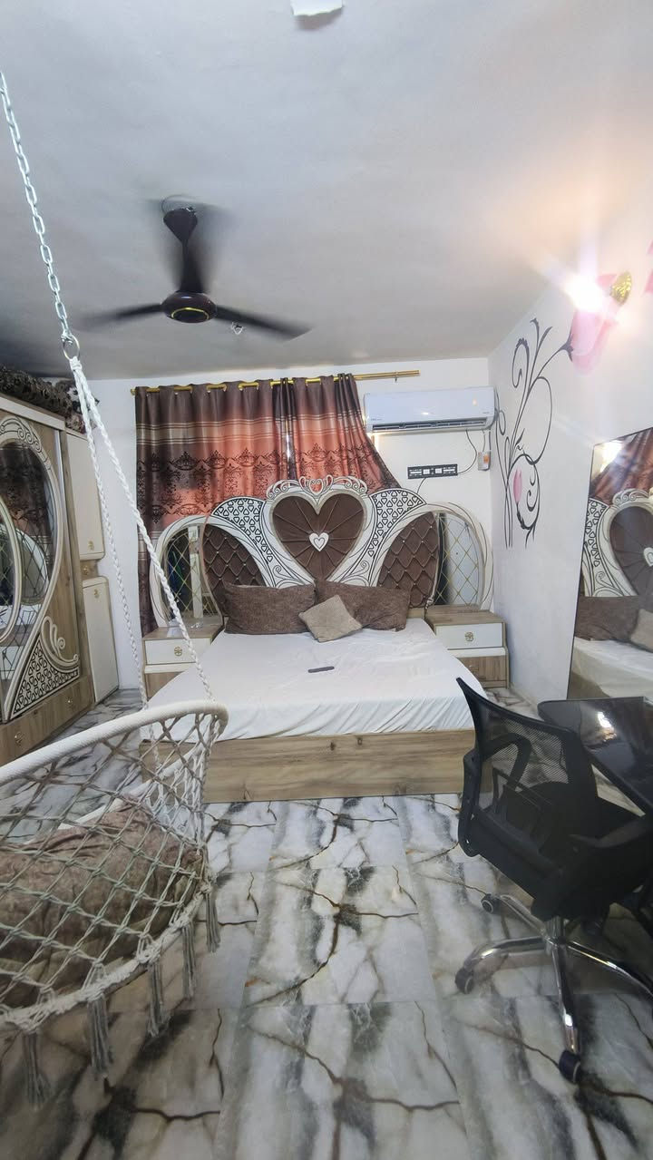 🌟 عِرض عقاري جديد ومميز من مكتبنا:
​🏡 النوع: مشتَمَل زراعي (للبيع)
📍 الموقع: خلف إعدادية الصناعة
📐 المساحة: 65 متر مربع
🧱 التفاصيل الداخلية:
​غرفة نوم ماستر (منظومة متكاملة)
​صالة مريحة
​مطبخ
​صحيات خارجية
​💰 السعر: 38 مليون دينار فقط! (سعر لقطة)
​📞 للاستفسار والتواصل أو لمعاينة العقار، يسعدنا استقبالكم في:
🏢 مكتب الرحمة | الكائن على شارع السيد محمد (ع)
📱 أو الاتصال مباشرة على الأرقام التالية:
​وسام أبو علي: ***********
​علي: ***********
​أهلاً وسهلاً بالجميع 🤝
