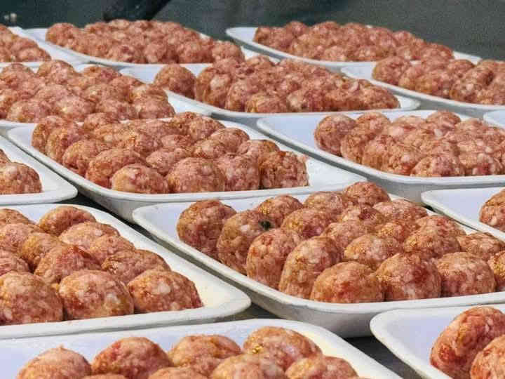 عمل اليوم.....😍 كفته لحم 

عيش التجربه احسن اختيار❤️❤️

مثل ما عودناكم شغل كدام العين لحومنا عراقيه 100%😍

 زبائننا الكرام مستعدون تجهيز جميع المطاعم والفنادق والحشد والمناسبات

ابواب المحل مفتوح من الساعه 8صباحا الى الساعه 11ليلا

يتوفر خدمه توصيل 

رقم المحل....***********
العنوان الامين الثانيه سوق الامين
