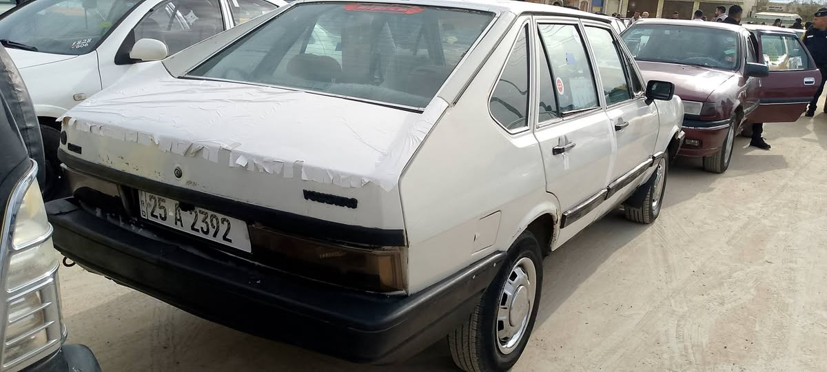 برا زيلي موديل 1985 گير خمسه نمر. تا ير. 4 لوك. محرك شويه سرف. صدر مضبوت. كهربايات شغال. تدفيه.  سياره بسمي. بيطاقه بانزين بي.  سعر 28    رقم. كركوك.    رقم موبايلي. ***********. مكاني كركوك حريه كركوك, العراق
