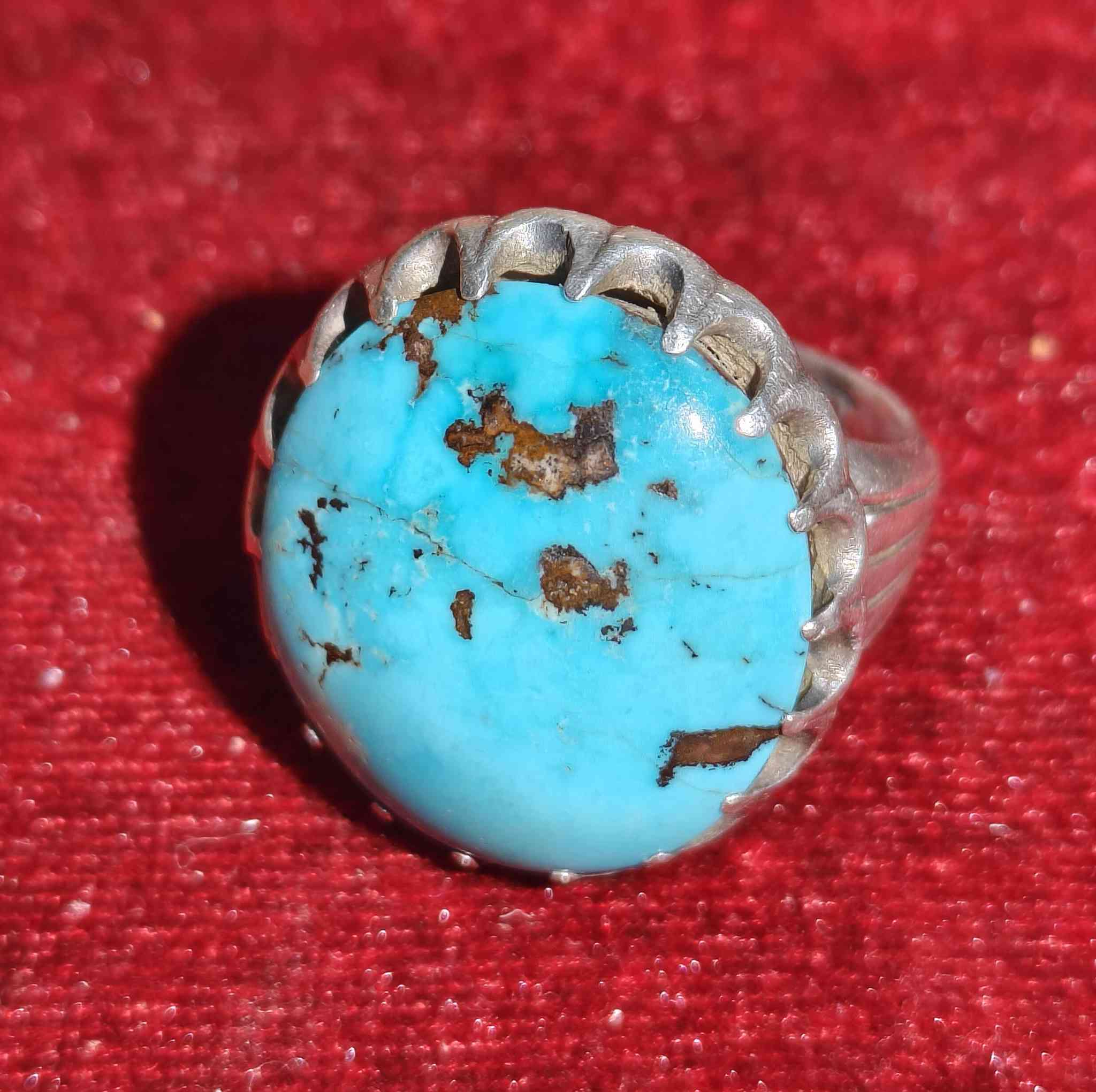 فيروزج نيشابوري اصل وفصل من محل ابراهيم الحارس بسعر، ١٣٠ الف


**إذا كنت صاحب هذا الإعلان وتريد حذفه لأي سبب، رجاءا أرسل رسالة إلى الدعم الفني**