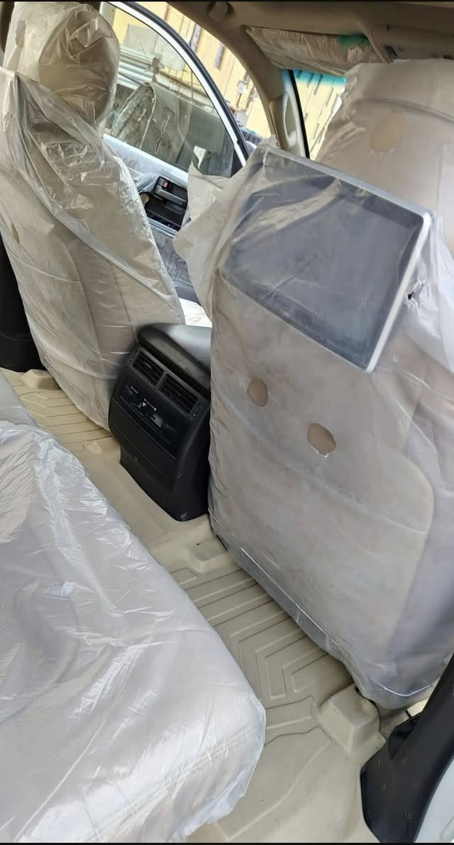 يالله
السلام عليكم حبايب 
لاندكروز قطريه 2011 محدث دعاميات 15
سياره فول خنك للأخير 
بيها بيبان ثنين صبغ رش فقط بدون معجون
شاشات خلفيه
تبريد تدفئه شغال
مكينه كيد حداديه تخم تاير كفاله 
رقم بغداد مميز بسمي تحويل شوكت متريد 
عنوان السياره بغداد زيونه 
***********
