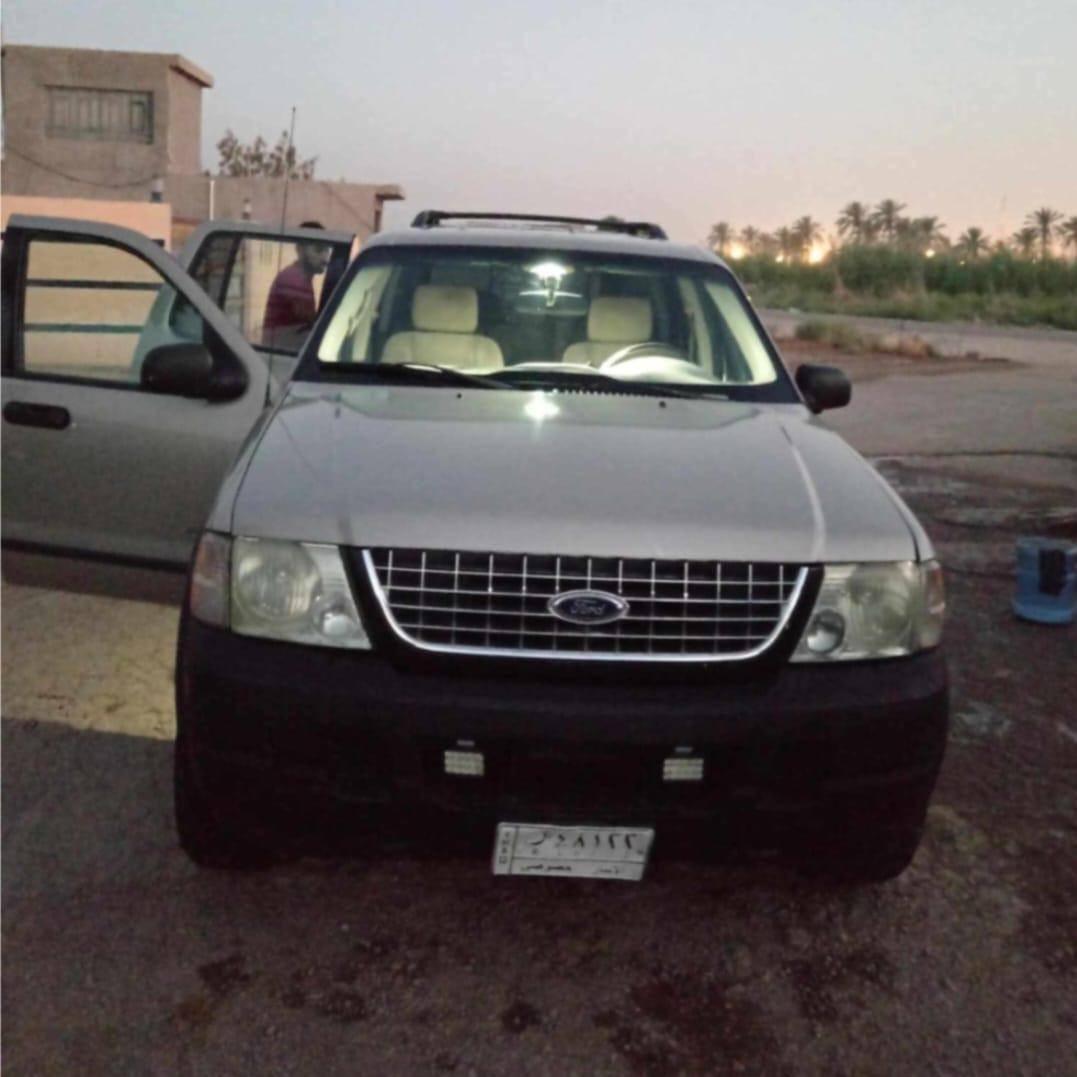 السلام عليكم سياره للبيع فورت اكسبلور موديل 2004 الرقم انكليزي بيهة طبة بالكير وصدرها تعبان مكينة مكفولة سيارة لابيها كص ولا ضربة لاصبغ السعر 80 وبيها مجال مكان السيارة بغداد سبع البور تحويل ثاني يوم سنويتها مشروع وطني رقم الهاتف ***********
