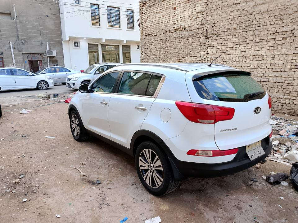 السلام عليكم 
لبيع كيا سبوتج 2015 رقم اربيل وكاله عامه باسمي تريد تحويل او وكاله مجانيه 
سياره مواصفات حلوة وجيده محرك مكفول حداديه تخم تاير مع 5 ويل كب 
سياره مكفوله كفاله عامه وماتعبانه جانت واكفه 5 سنوات 
السعر 161 وبيه مجال 
عنواني البصرة الجمهوريه 
استفسار ***********
*********** وات ساب البصرة, العراق
