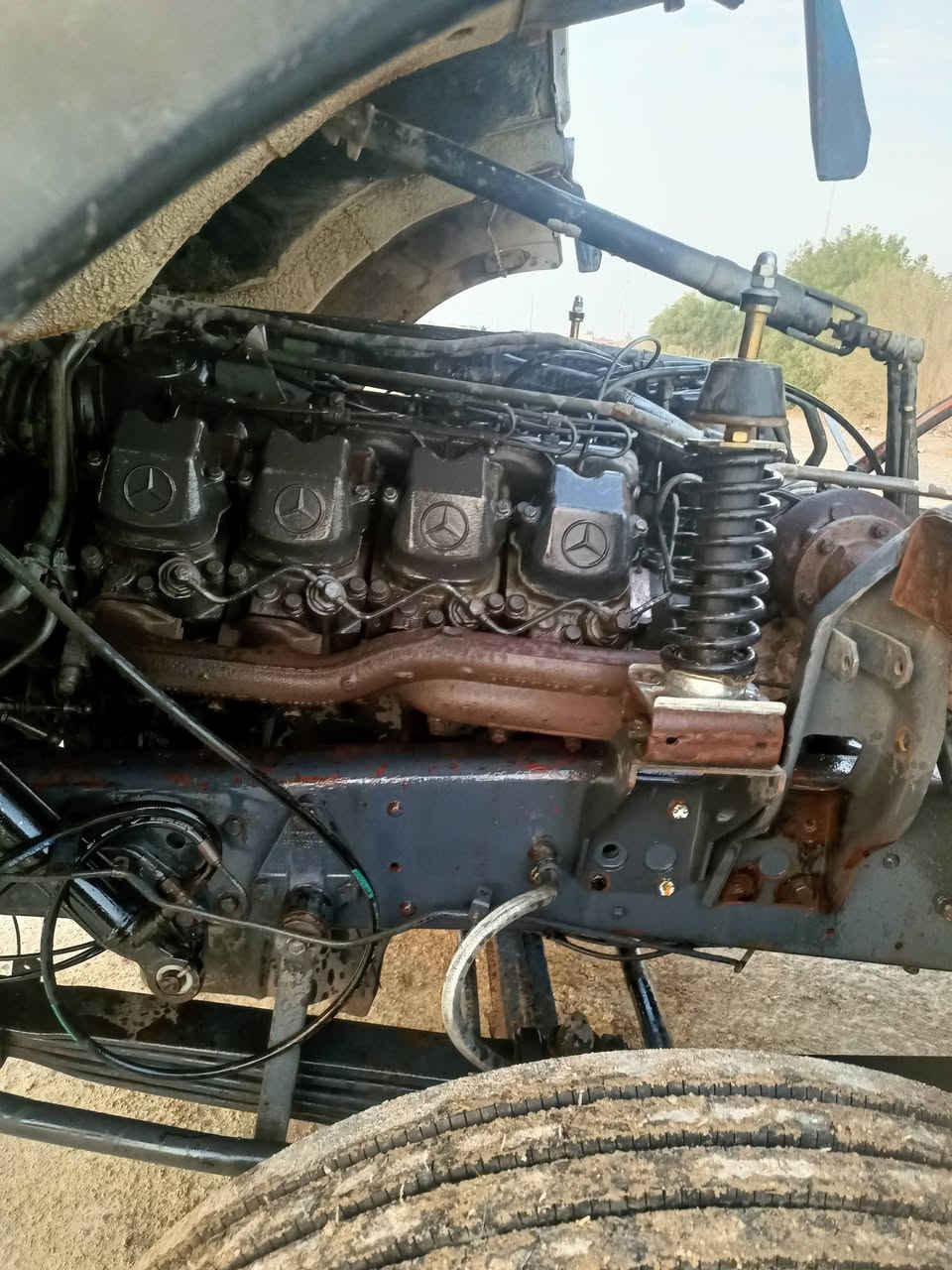 سلام عليكم البي 75 محدثة قمارة ثمانينات محرك 44 كير فافون 180 اكسن قيطان السياره راس بالسنوية جاهزة للعمل السعر 180 رحم الله والديك اقرة التفاصيل واتصل ***********
