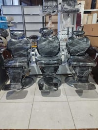 ٣  کورسی سەرتاشخانە دەستی دوو وەکو نوێ هەموو شتێکیان مەزبووت،شوێن سەرو...