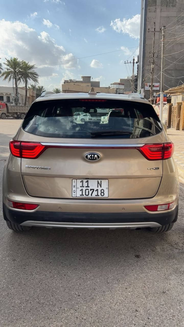 ....... مكلف بلنشر.........
سبورتج 2017 خليجي جتي لاين لون شمباني مميز  مكفوله لا ضربه ولا تبديل فقط بارد صغير في الجاملغ الخلفي
المواصفات :
  محرك 2000 دوش 
• بصمة تشغيل وابواب
•كراسي كهرباء 
•كراسي جلد 
•شفتات سرعة 
•اوتو هولد 
•سايد بريك دكمة
•صعود منحدارت 
•شحن واير ليس....وبعد بيه هواي مواصفات معروفة فئة GTline  
السيارة جديده بدون نقص جاهزه 
تخم تاير و صدرجديد  رقم بغداد دولي بأسمي سنوية وهزة جديدة 
السعر مطلوب ١٨٠ بيه مجال بسيط
📞   ***********    بغداد المشتل
