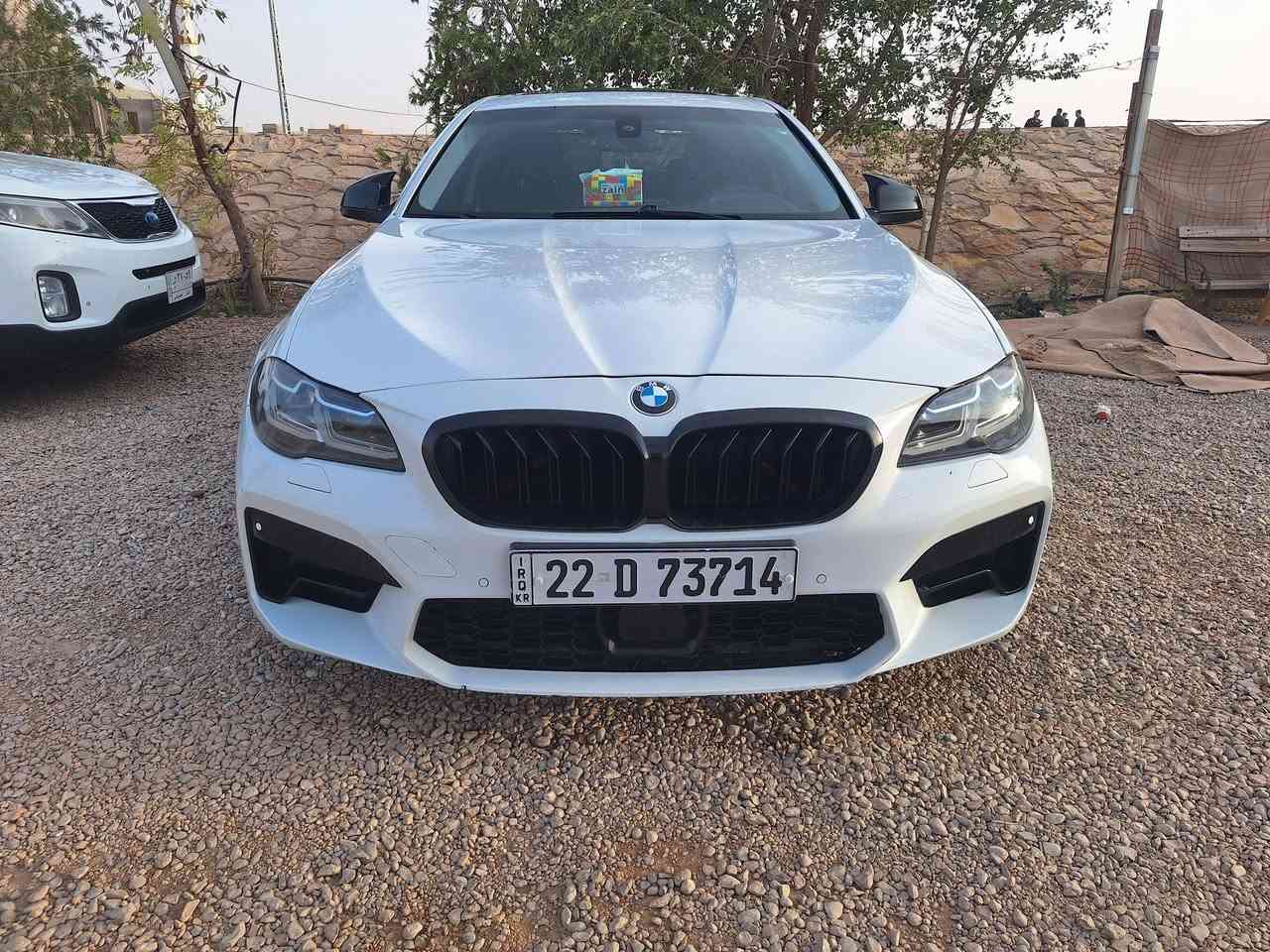 السلام عليكم
BMW530I F10 2012 

محرك . N52 . نوزل قصير تنفس طبيعي 

السيارة خليجية عروش

فول فول مواصفات رقم اربيل الجديد باسمي 

الجناي يعرف مواصفاتها 

صفر مسج 

عليها تحديثات بدبي G30 2022 

ماتصرف عليها دينار ..

والمواصفات ماراح اذكرها لان طويلة

*********** 

السعر ١٨٥ $ ويرهم مراوس بشي أغلى شوي او ارخص شوي ويفضل بيك اب
