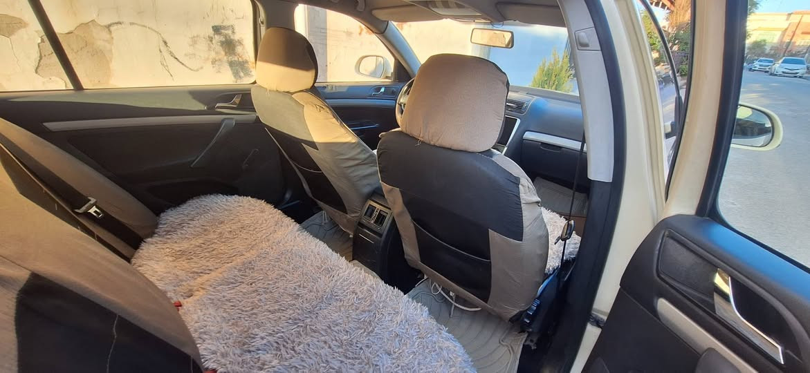 سکۆدە مۆدیل 2013
بیلاد گێڕ تۆماتیک بیلاد تەکسی
٤ پارچەی هەیە
سەنەوی تا 2027
غازی سیستەمی ئیتاڵی لەسەرە
سعر 95 وەرەقە و ماعامەلە
***********
