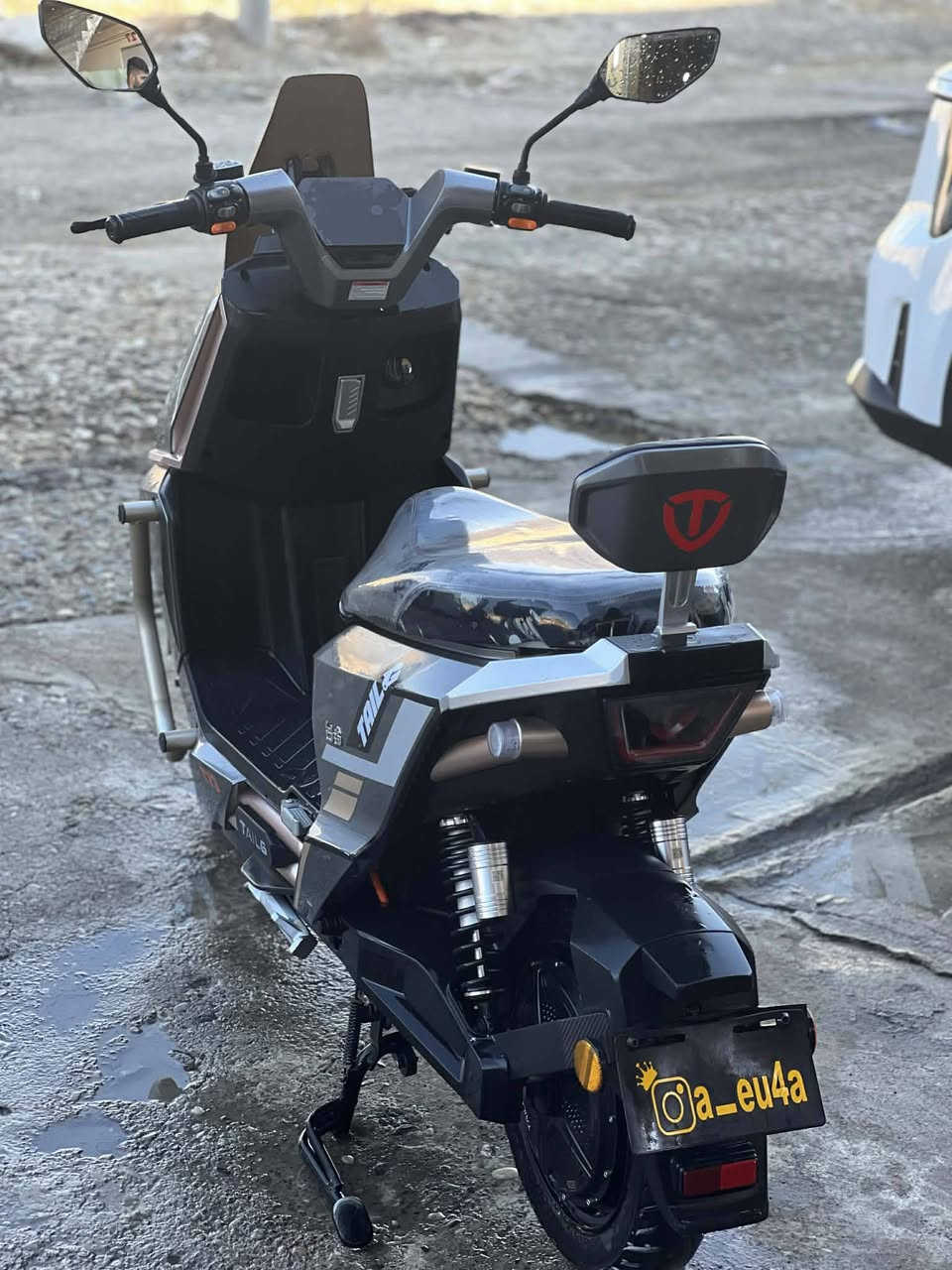 السلام عليكم دراجه للبيع نوعيه تايلج
1ــــــــ6بطاريات دبل مسطره 
2. ملف 2000وط نحاس 
3ــ دراجه فول نضافه 
4 سعر 1000 قفل 950الف  
سبب البيع محتاج فلوس


**إذا كنت صاحب هذا الإعلان وتريد حذفه لأي سبب، رجاءا أرسل رسالة إلى الدعم الفني**